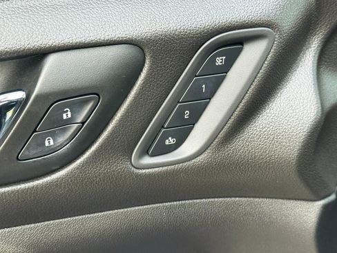 Used 2022 GMC Acadia Denali image 23