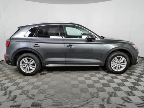 Used 2024 Audi Q5 2.0T Premium AWD/4WD image 2