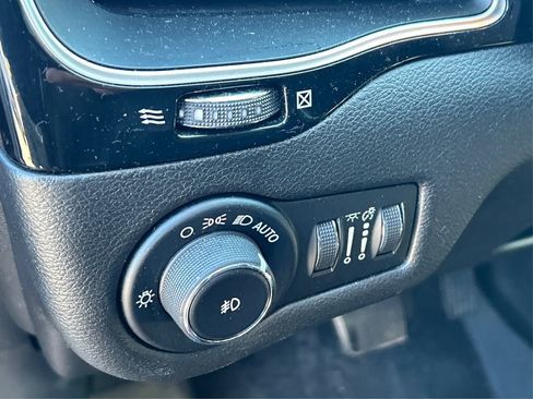 Used 2019 Jeep Cherokee Latitude Plus image 33