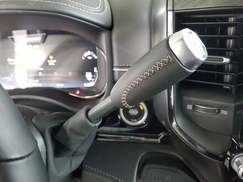 New 2025 RAM 2500 Limited AWD/4WD image 30
