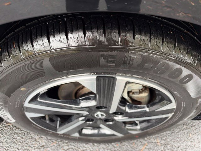 Used 2024 Nissan Sentra SV FWD image 9