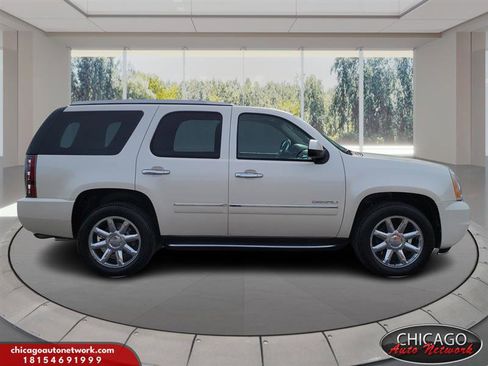 Used 2014 GMC Yukon Denali image 2