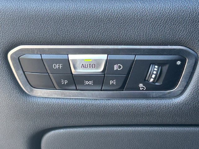 Used 2023 BMW X5 xDrive40i w/ Premium Package AWD/4WD image 24
