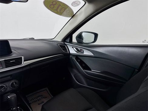 Used 2018 MAZDA MAZDA3 Sport image 23