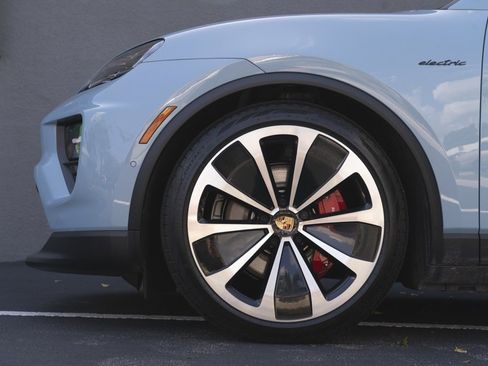 Used 2025 Porsche Macan 4S Electric image 56