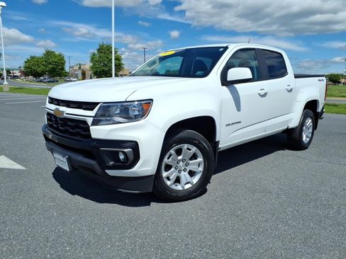 Certified 2022 Chevrolet Colorado LT w/ LT Convenience Package AWD/4WD image 1