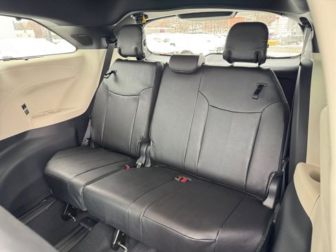 New 2026 Toyota Sienna Limited image 31