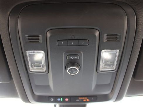 Used 2022 Chevrolet Tahoe LT image 34