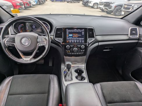 Used 2022 Jeep Grand Cherokee Laredo X image 15