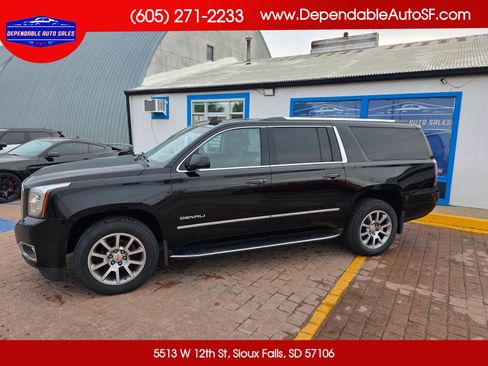 Used 2019 GMC Yukon XL Denali AWD/4WD image 1