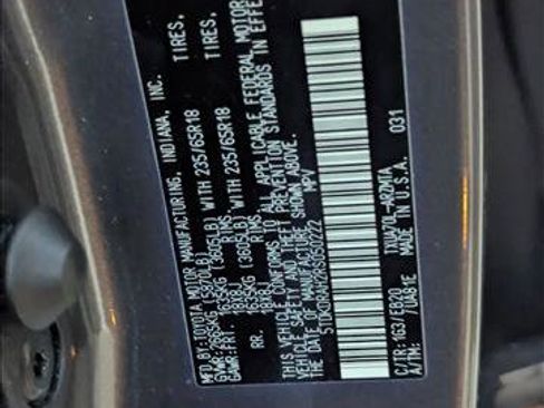 Used 2024 Toyota Highlander XLE FWD image 15