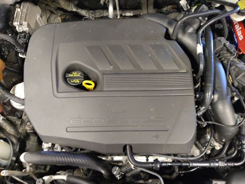 Used 2015 Ford Fusion SE w/ Equipment Group 201A image 30