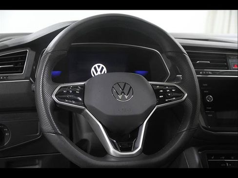 Certified 2024 Volkswagen Tiguan SE R-Line AWD/4WD image 7