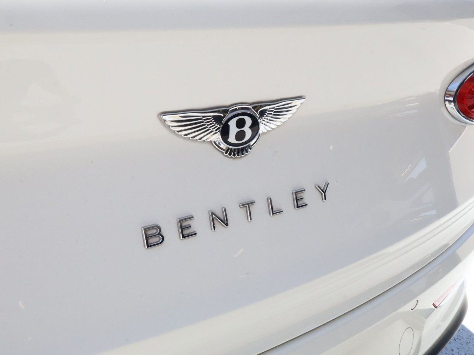Certified 2023 Bentley Bentayga AWD/4WD image 13
