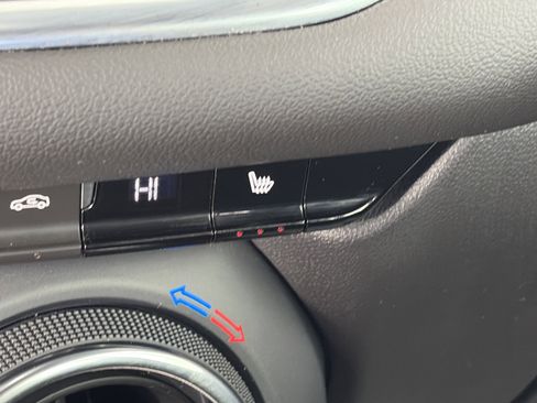 Used 2025 Chevrolet Blazer LT image 24