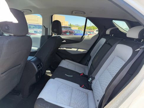 Used 2018 Chevrolet Equinox LT FWD image 18