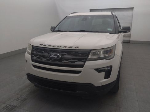 Used 2018 Ford Explorer XLT w/ Equipment Group 202A FWD image 15