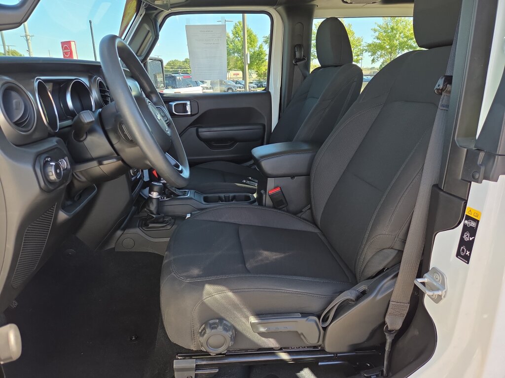 Used 2022 Jeep Wrangler Sport AWD/4WD image 10