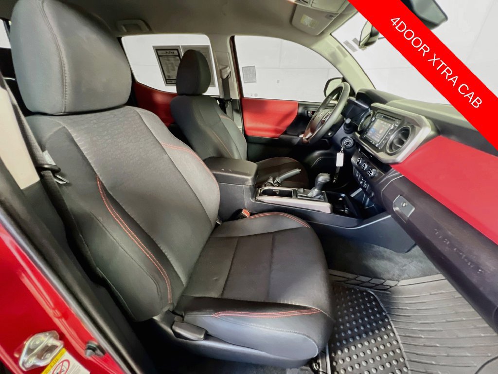Used 2018 Toyota Tacoma SR5 RWD image 25