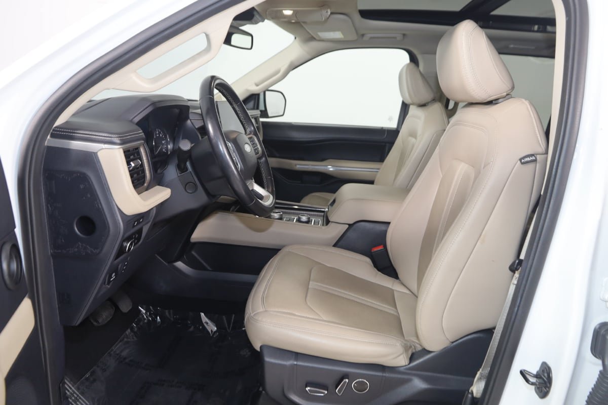 Used 2024 Ford Expedition Limited AWD/4WD image 12