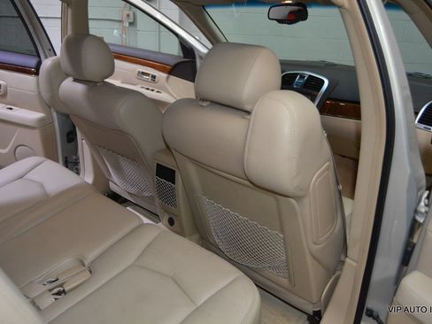 Used 2008 Cadillac SRX w/ Utility Package RWD image 19