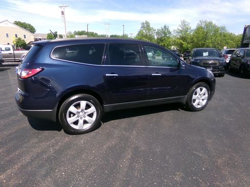 Used 2016 Chevrolet Traverse LT w/ Style and Technology Package AWD/4WD image 2