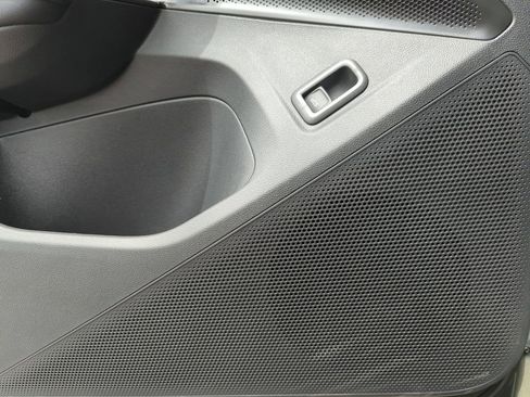 New 2026 Volkswagen Tiguan SE R-Line FWD image 29