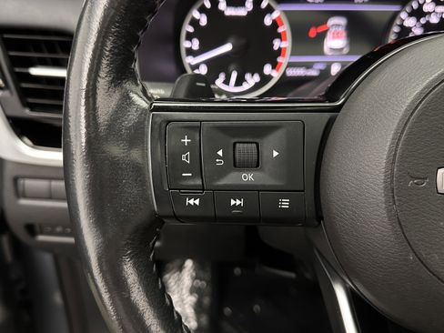 Used 2023 Nissan Rogue SL w/ SL Premium Package image 23