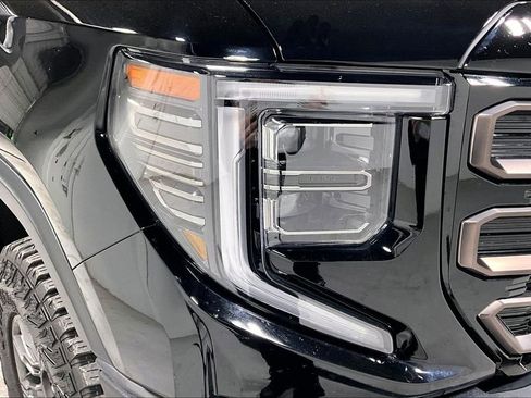 Used 2024 GMC Sierra 1500 AT4X image 39