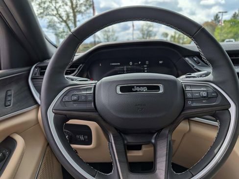 New 2026 Jeep Grand Cherokee L Limited w/ Limited Altitude Package AWD/4WD image 20