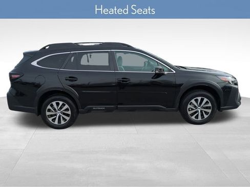 Used 2025 Subaru Outback Premium w/ Popular Package #1A image 2