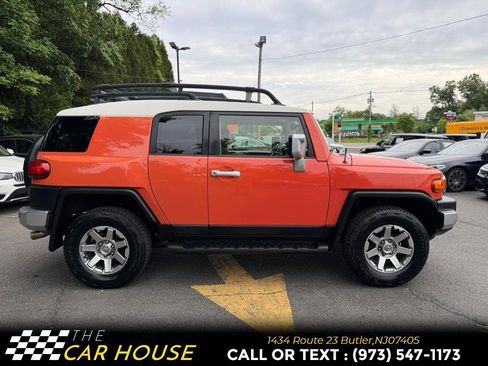 Used 2014 Toyota FJ Cruiser 4WD w/ Upgrade Package image 9