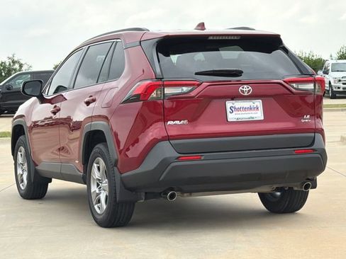 Used 2025 Toyota RAV4 LE AWD/4WD image 5