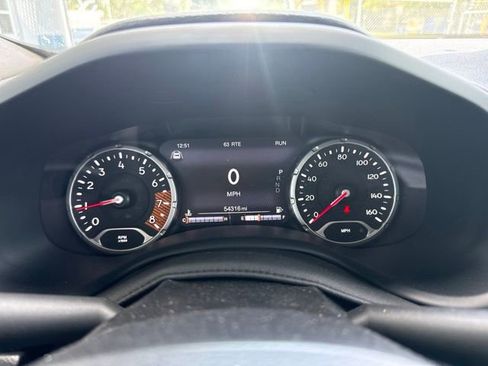 Used 2023 Jeep Renegade Trailhawk AWD/4WD image 9