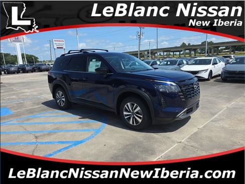 New 2026 Nissan Pathfinder SL FWD image 1