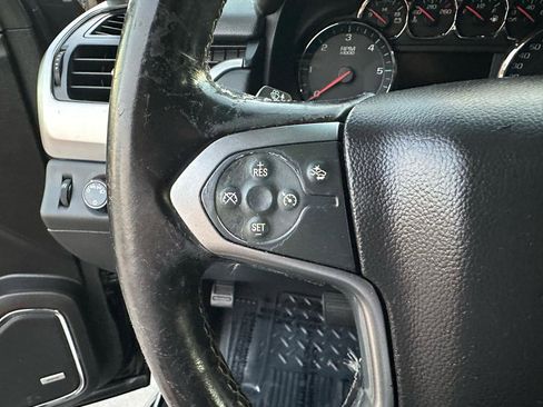 Used 2019 Chevrolet Suburban LT RWD image 38