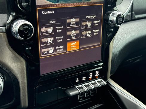 Used 2019 RAM 1500 Laramie image 25