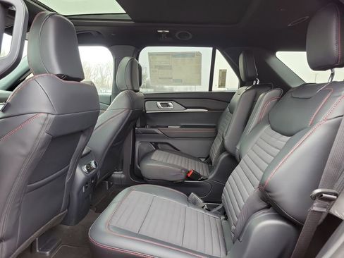 New 2026 Ford Explorer ST-Line w/ ST-Line Street Pack image 13