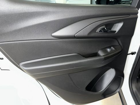 Certified 2023 Chevrolet TrailBlazer LT w/ LPO, Blackout Package image 16