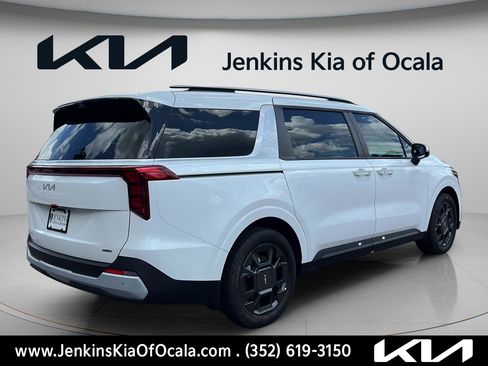 New 2026 Kia Carnival EX FWD image 3