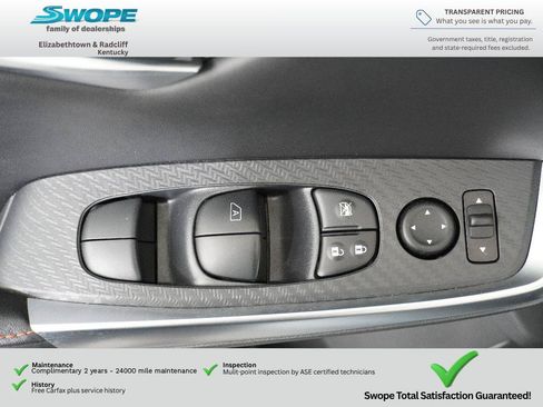 Used 2025 Nissan Sentra SR w/ SR Premium Package FWD image 15