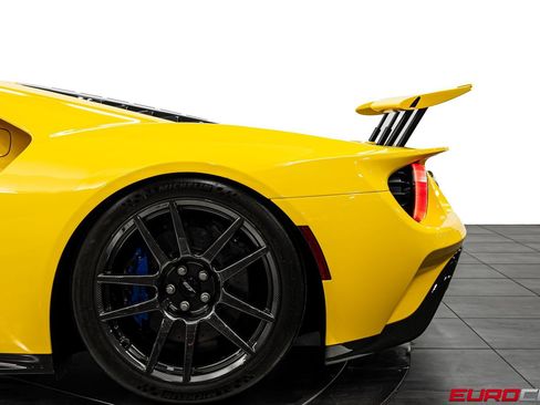 Used 2020 Ford GT Carbon Series RWD image 27