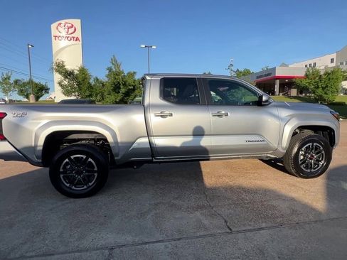 Used 2024 Toyota Tacoma TRD Sport RWD image 7