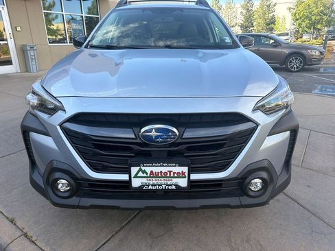 Used 2023 Subaru Outback Premium AWD/4WD image 3