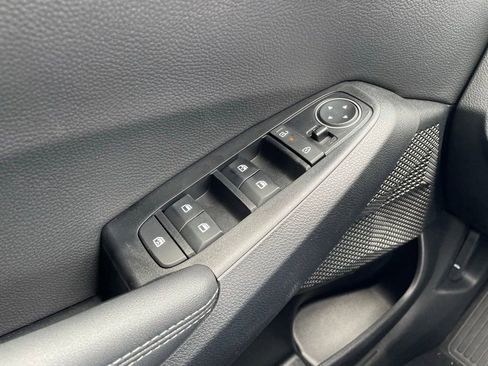 New 2026 Kia Seltos S FWD image 12