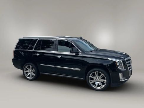 Used 2015 Cadillac Escalade Premium AWD/4WD image 4