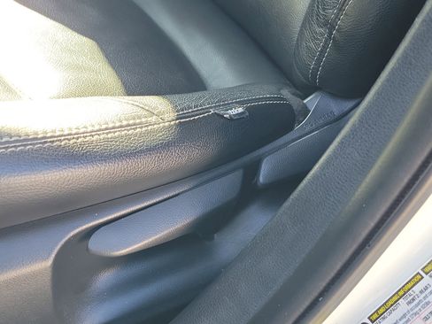 Used 2022 Toyota Corolla LE image 17