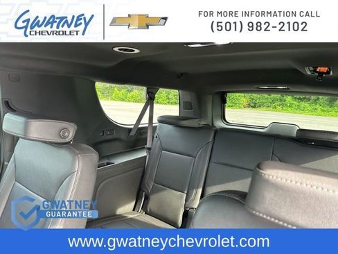 Used 2024 Chevrolet Suburban Z71 w/ Luxury Package AWD/4WD image 28