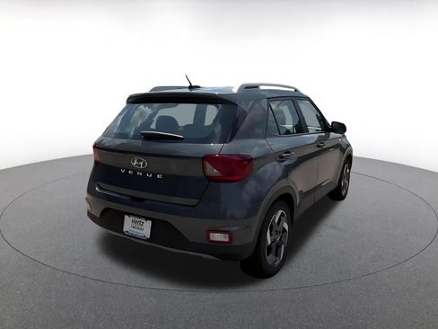 Used 2026 Hyundai Venue SEL FWD image 13
