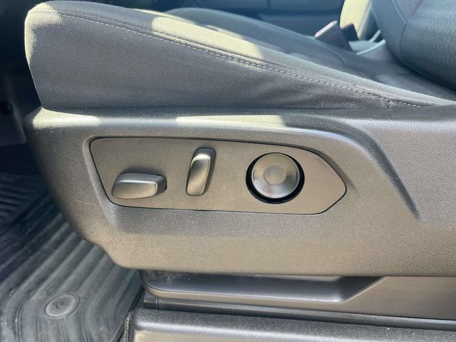 Certified 2022 Chevrolet Silverado 1500 Custom w/ LPO, Dark Essentials Package AWD/4WD image 19